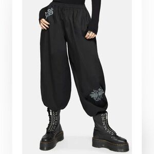 NWT Disturbia Nirah Embroidered Black Balloon Trouser black size 12